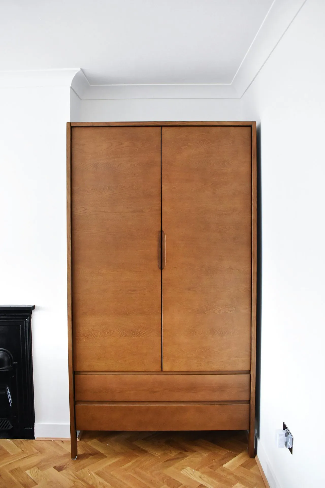 Vertical Dresser